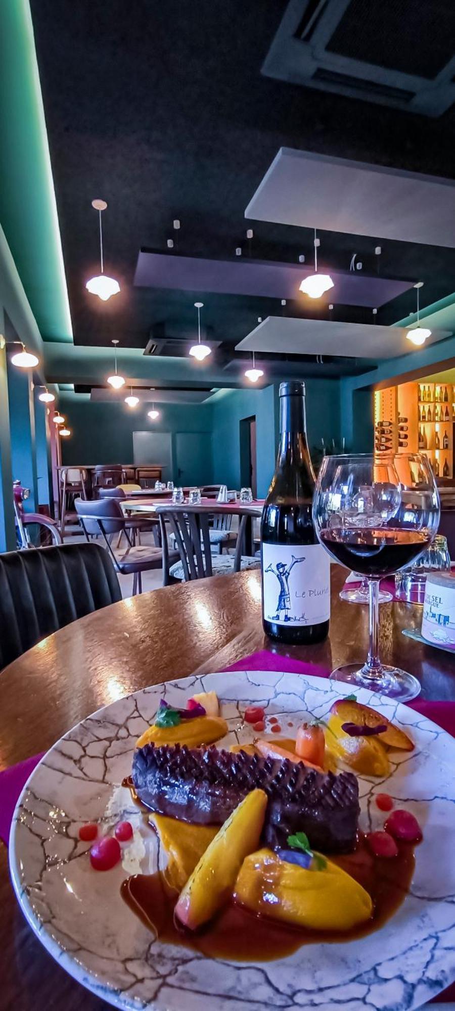 Logis Vignes Blanches*** Hotel Cosy Et Restaurant De Terroir Beaucaire  Dış mekan fotoğraf