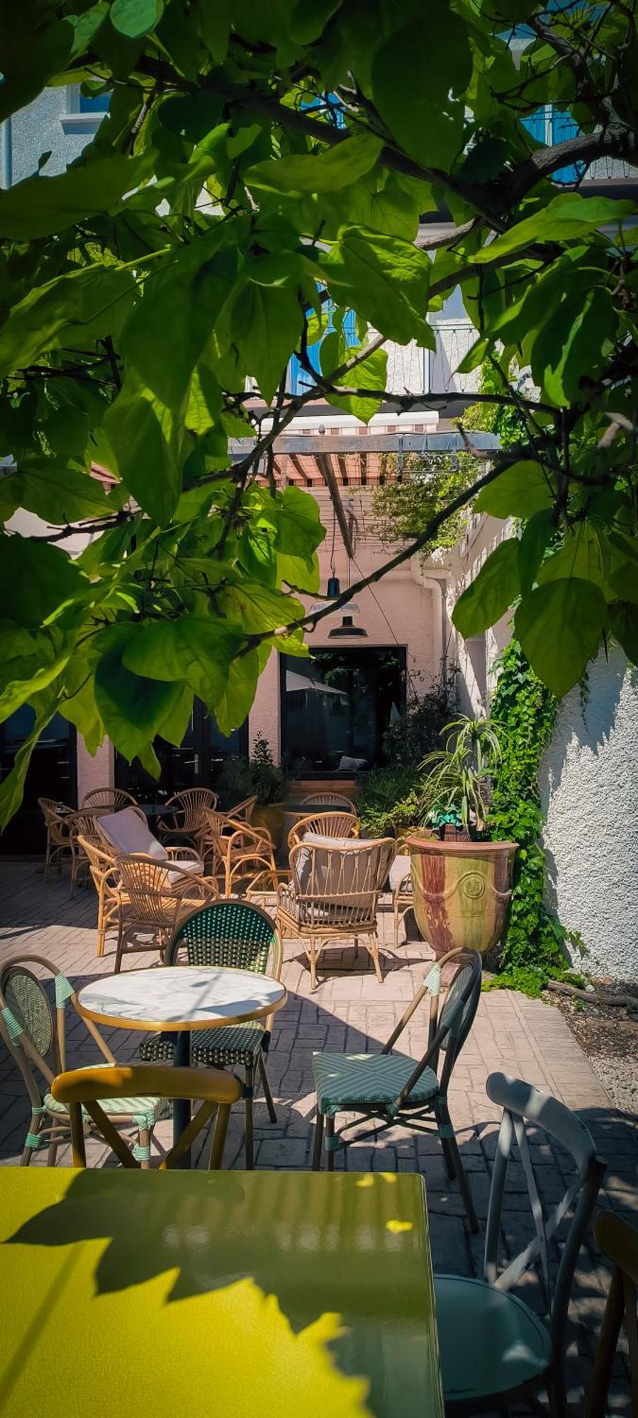 Logis Vignes Blanches*** Hotel Cosy Et Restaurant De Terroir Beaucaire  Dış mekan fotoğraf